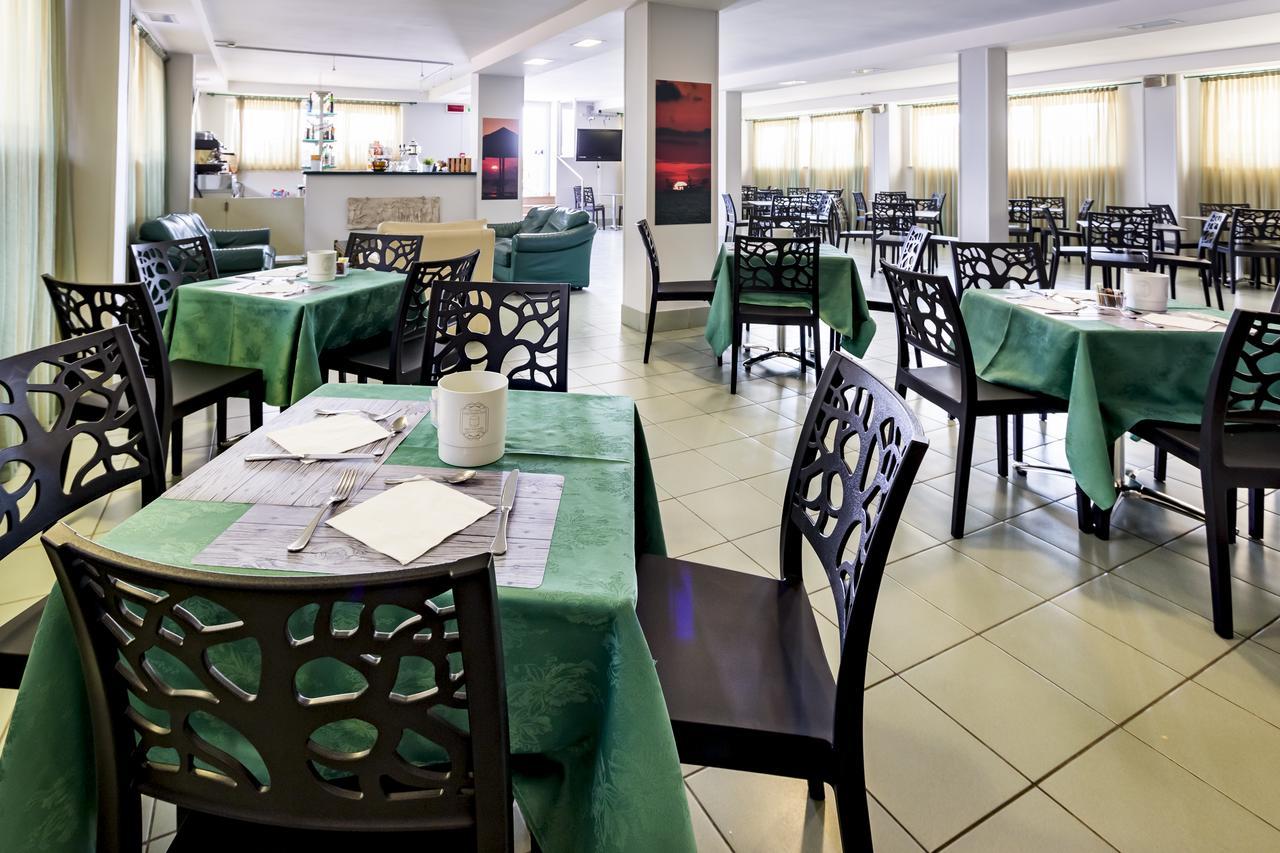 Hotel Casadei Fano Ngoại thất bức ảnh