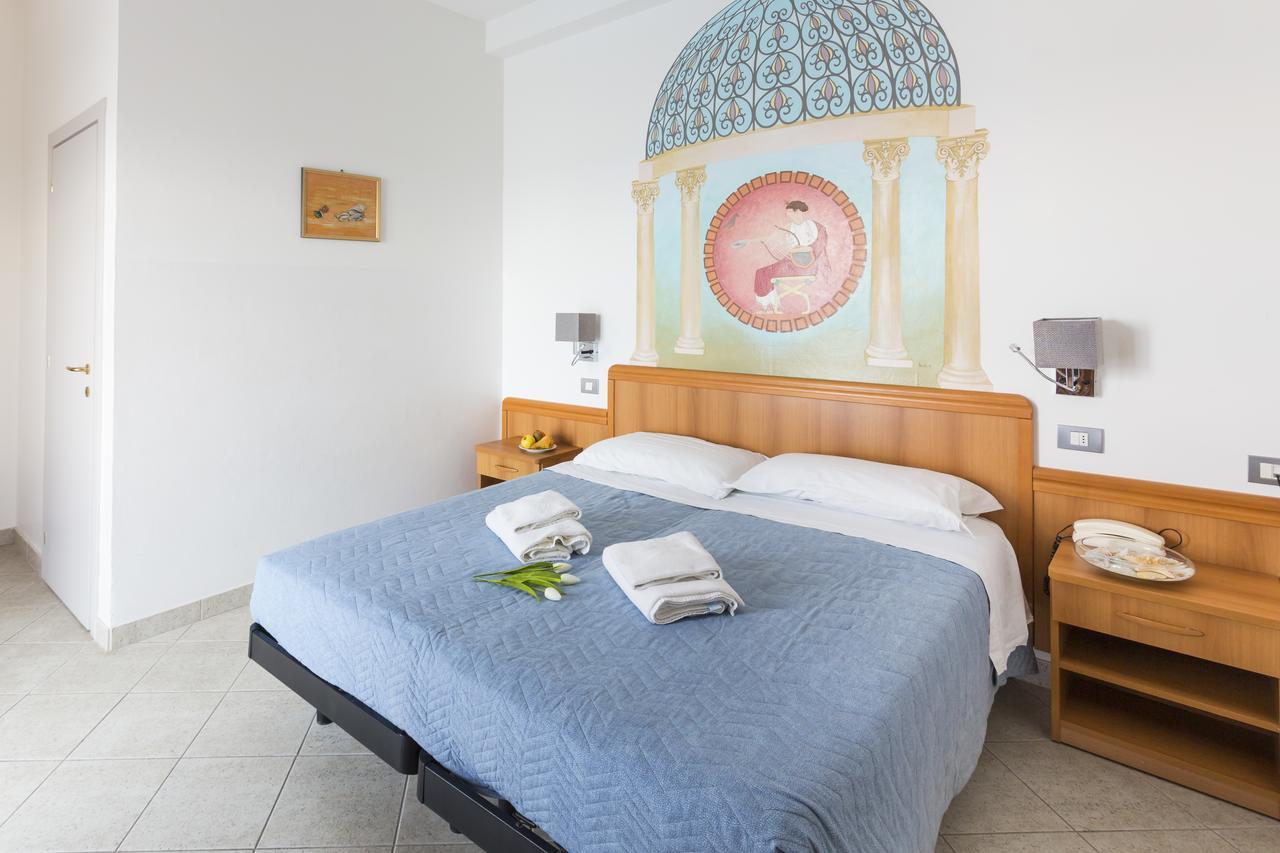 Hotel Casadei Fano Ngoại thất bức ảnh