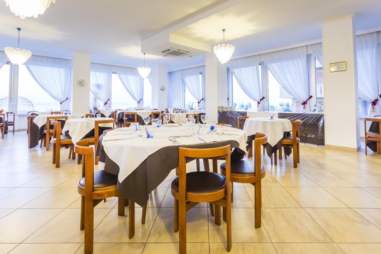 Hotel Casadei Fano Ngoại thất bức ảnh