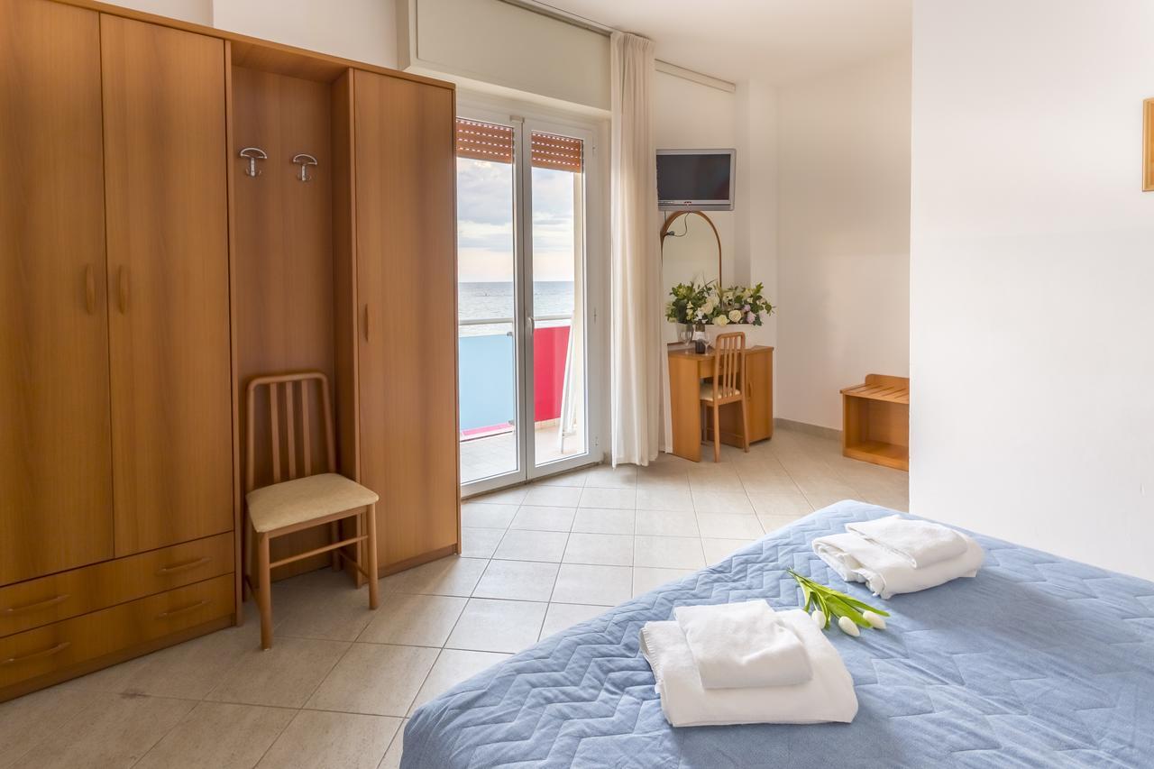 Hotel Casadei Fano Ngoại thất bức ảnh