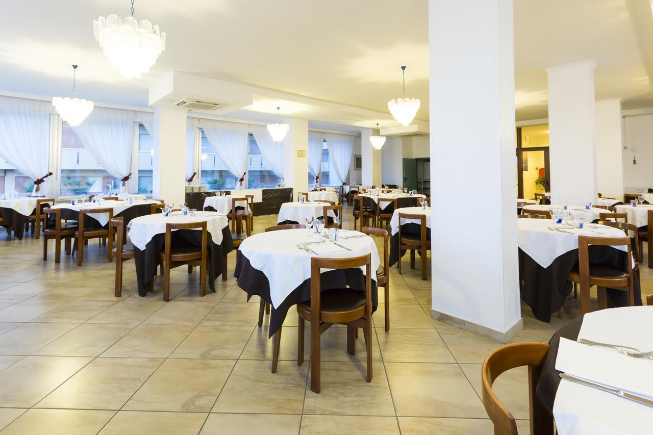 Hotel Casadei Fano Ngoại thất bức ảnh